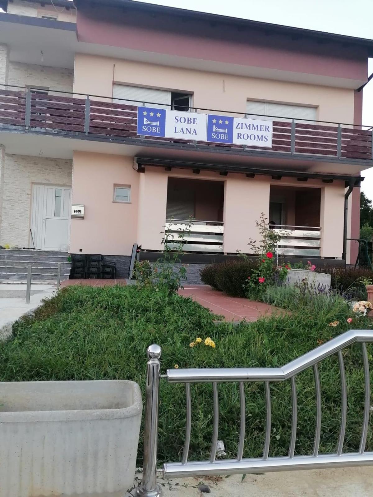 Lana Rooms