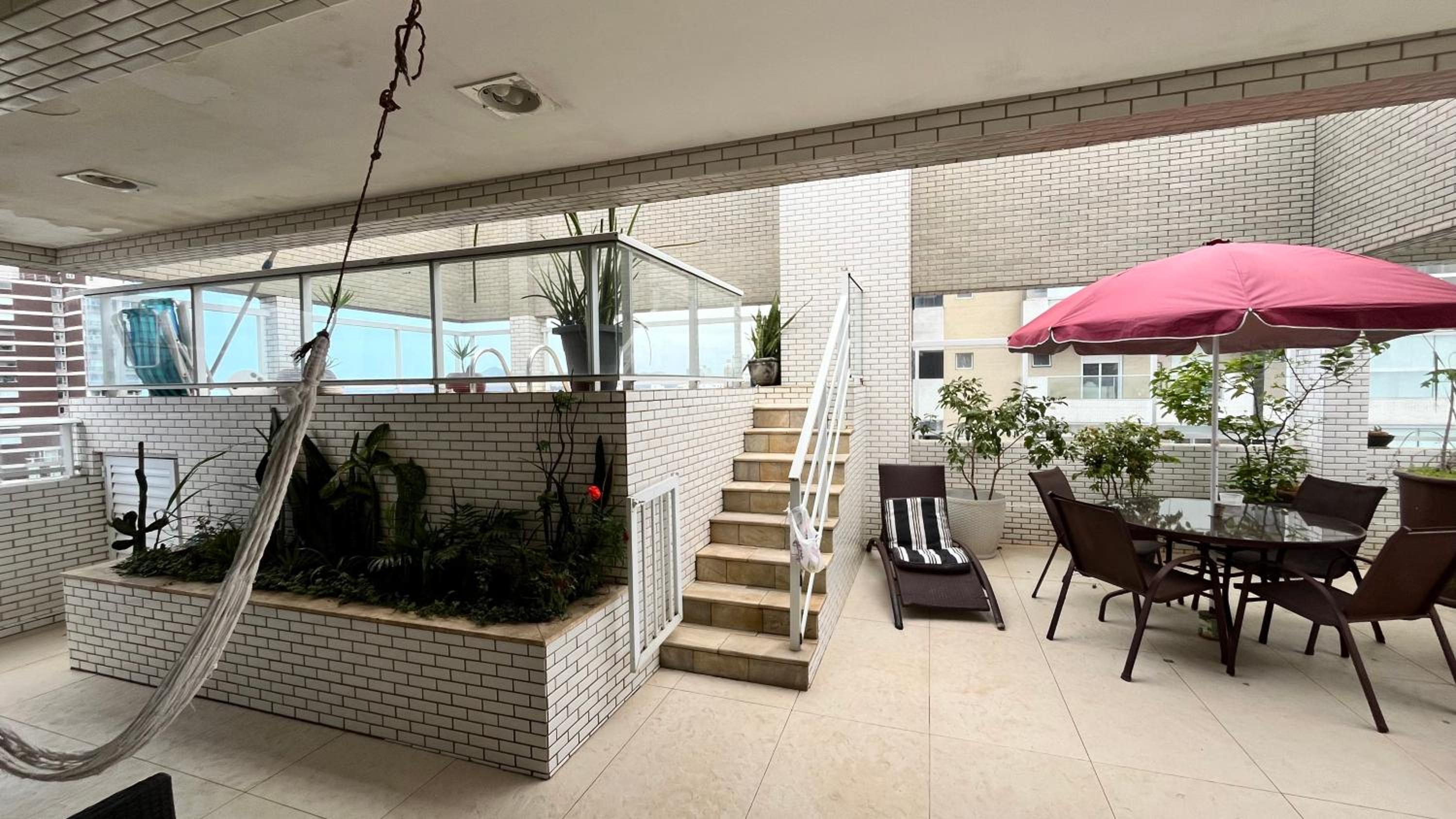 Cobertura com piscina, vista 360