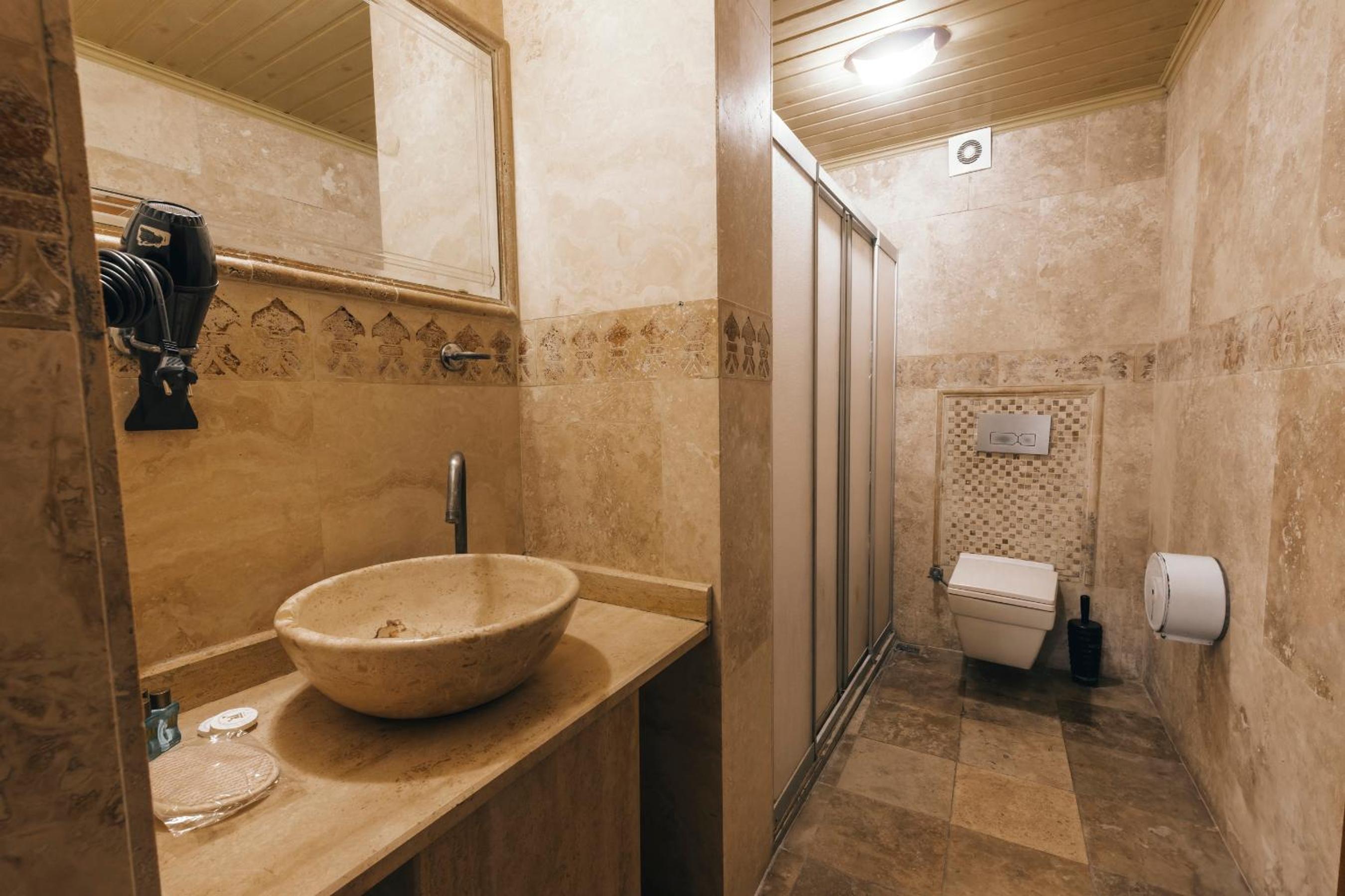 Kayatas Cave Suites - Image 41