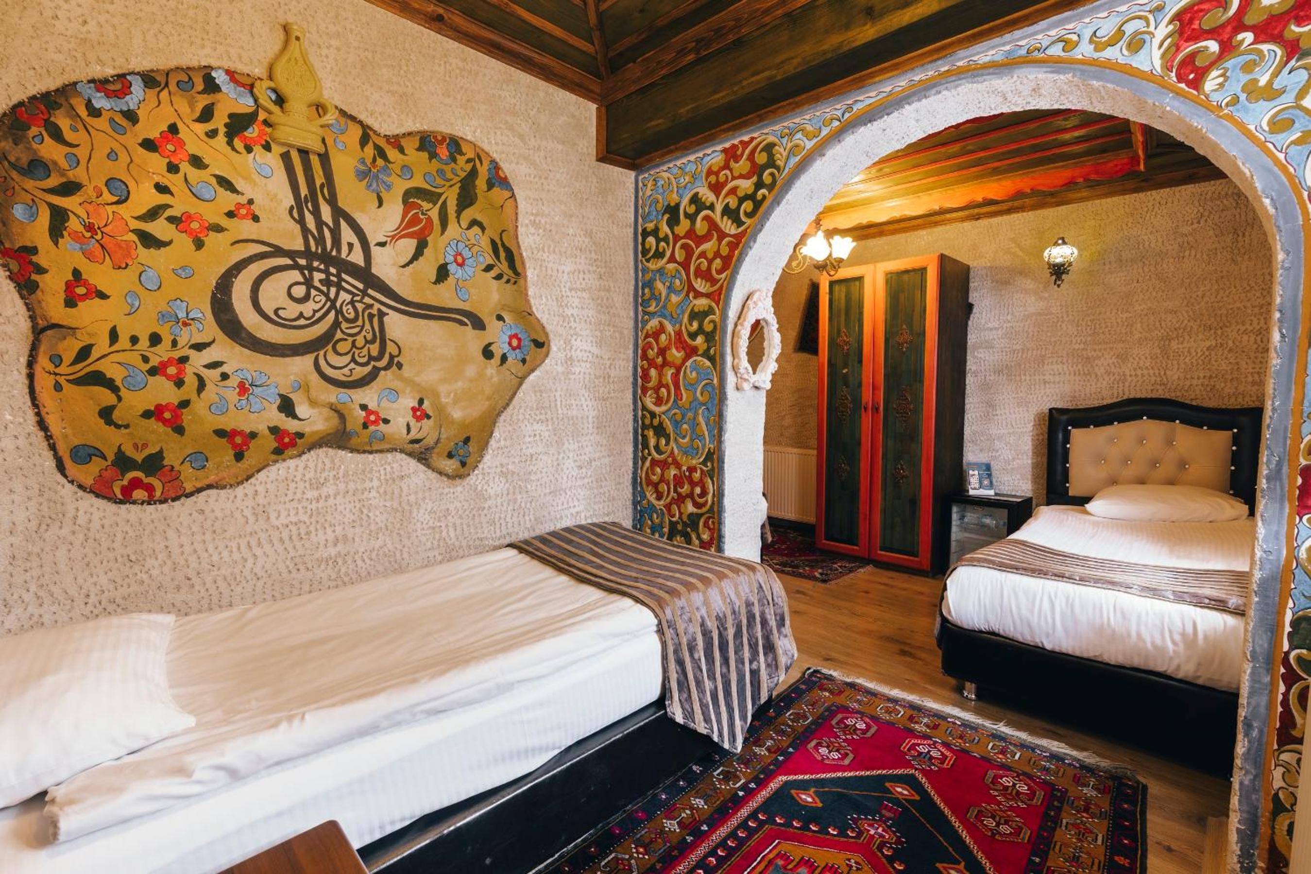 Kayatas Cave Suites - Image 40