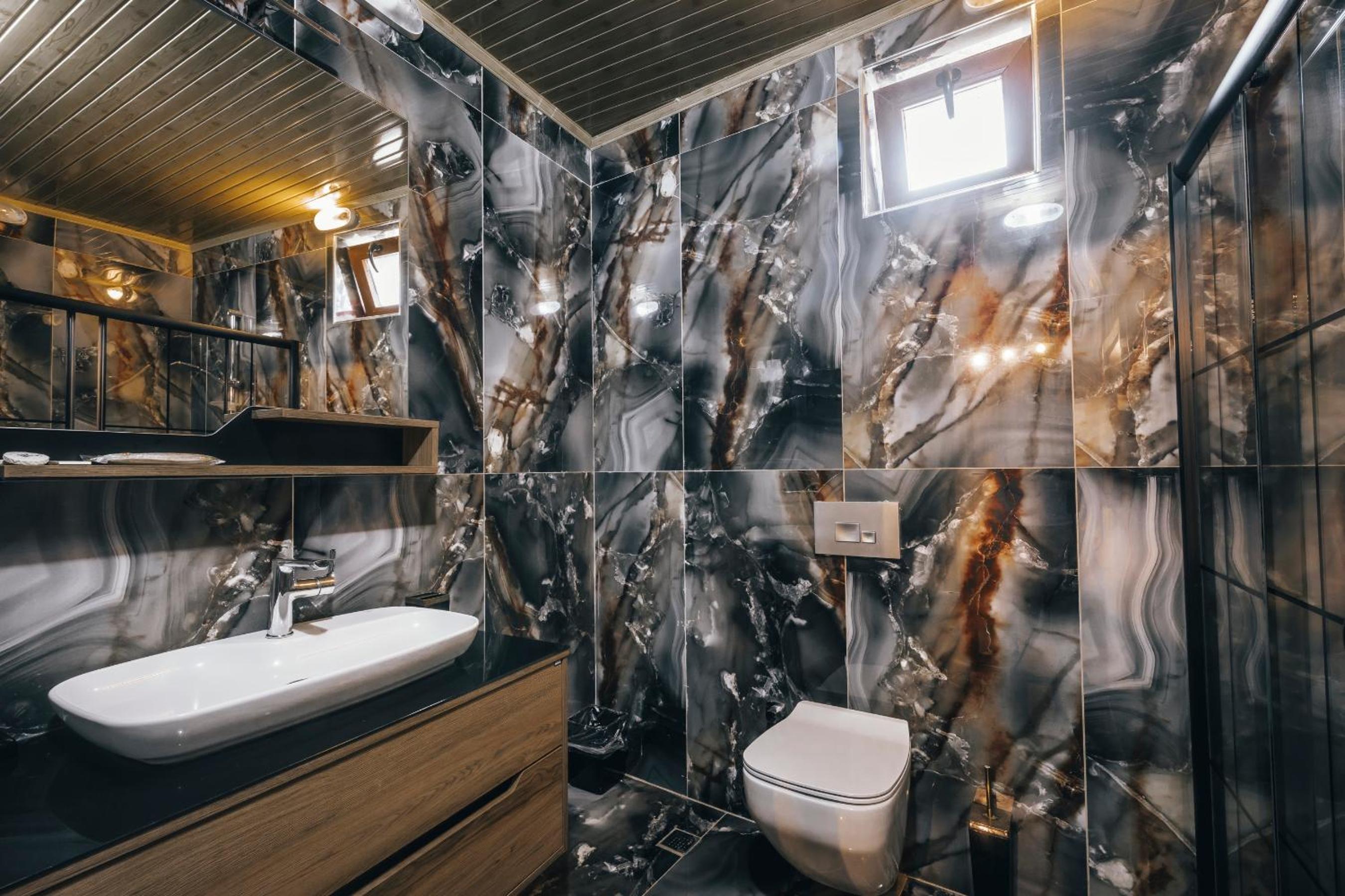 Kayatas Cave Suites - Image 76