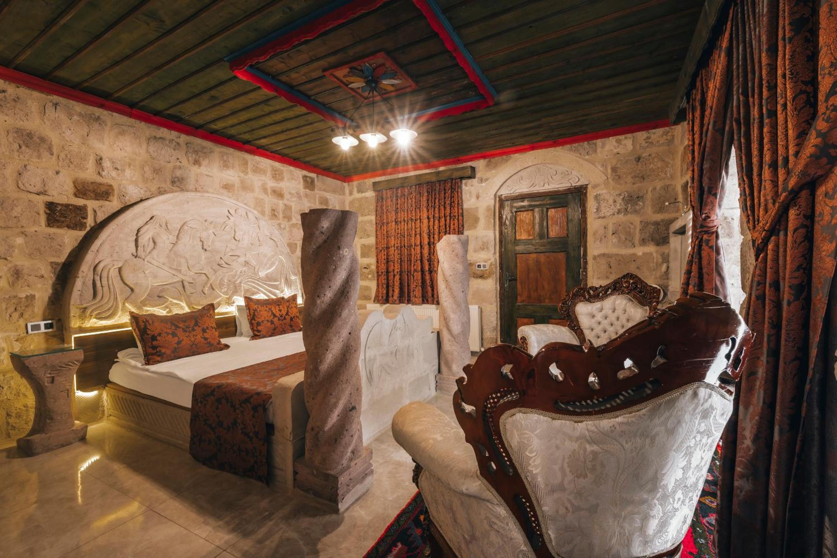 Kayatas Cave Suites - Image 14