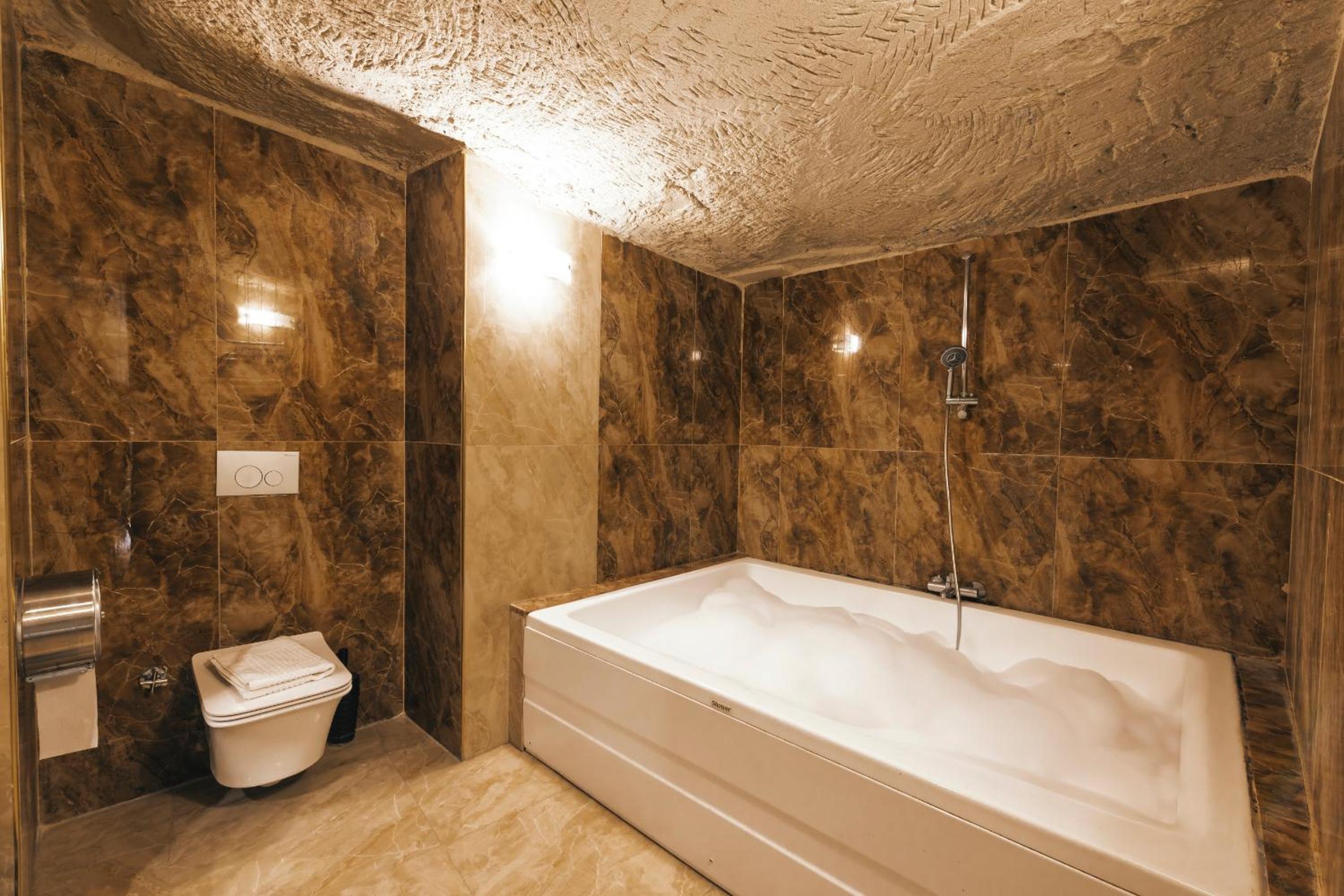 Kayatas Cave Suites - Image 80