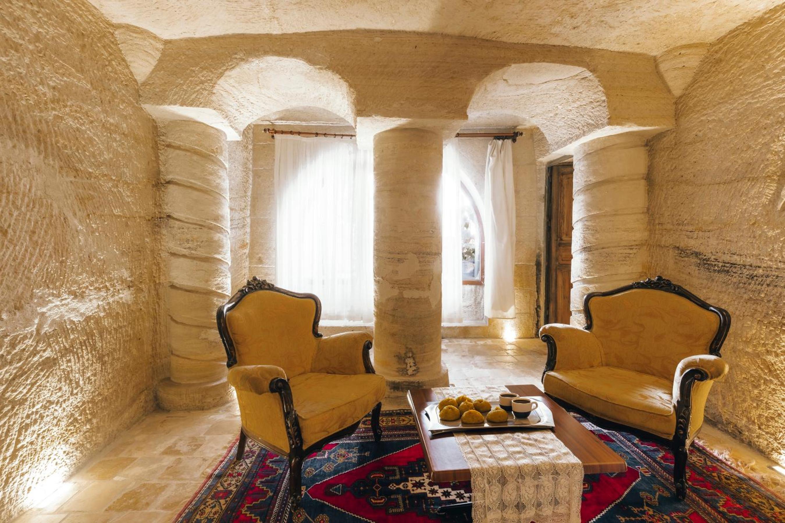 Kayatas Cave Suites - Image 46