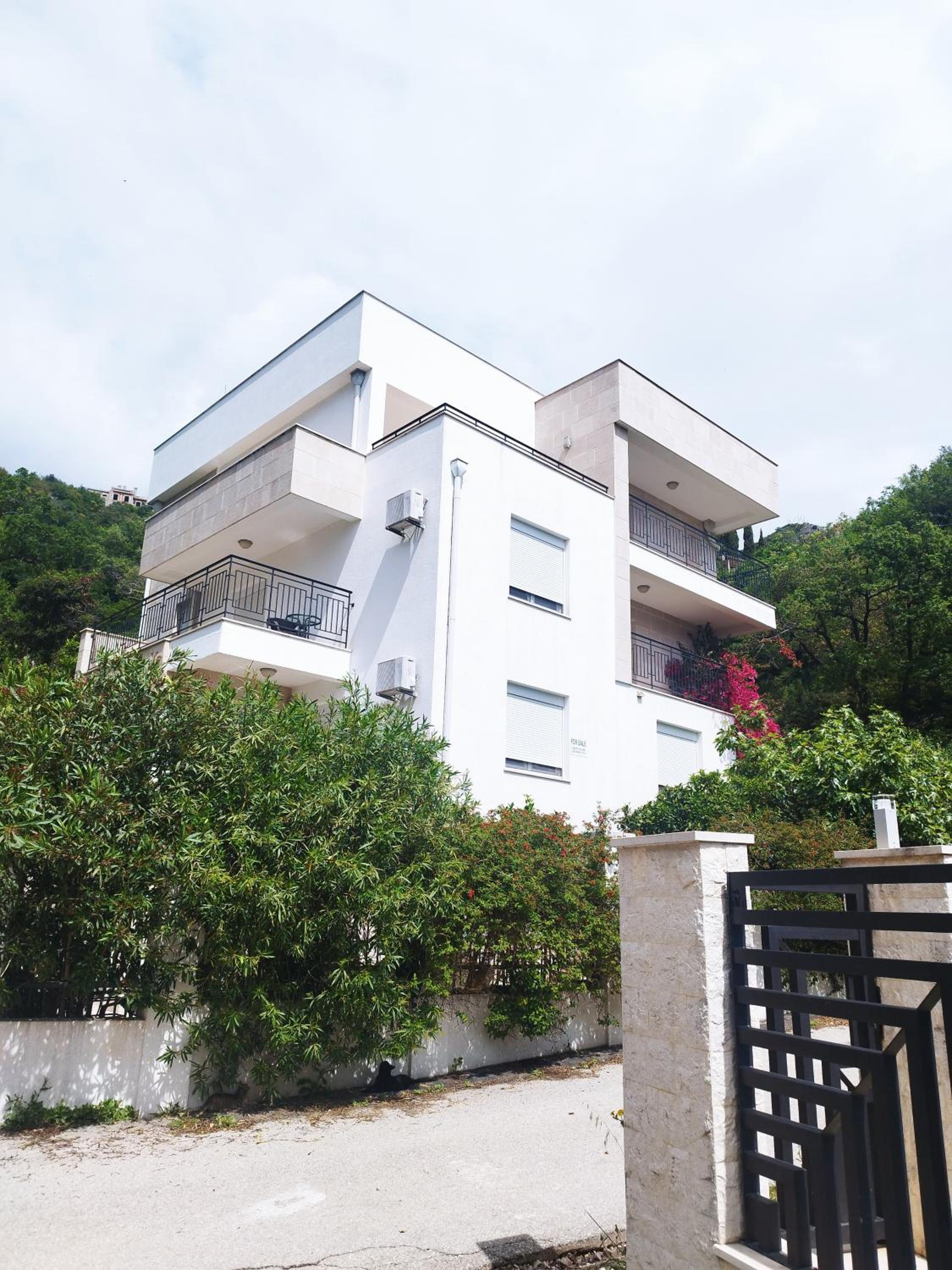 Apartments Villa Simonovic view 2