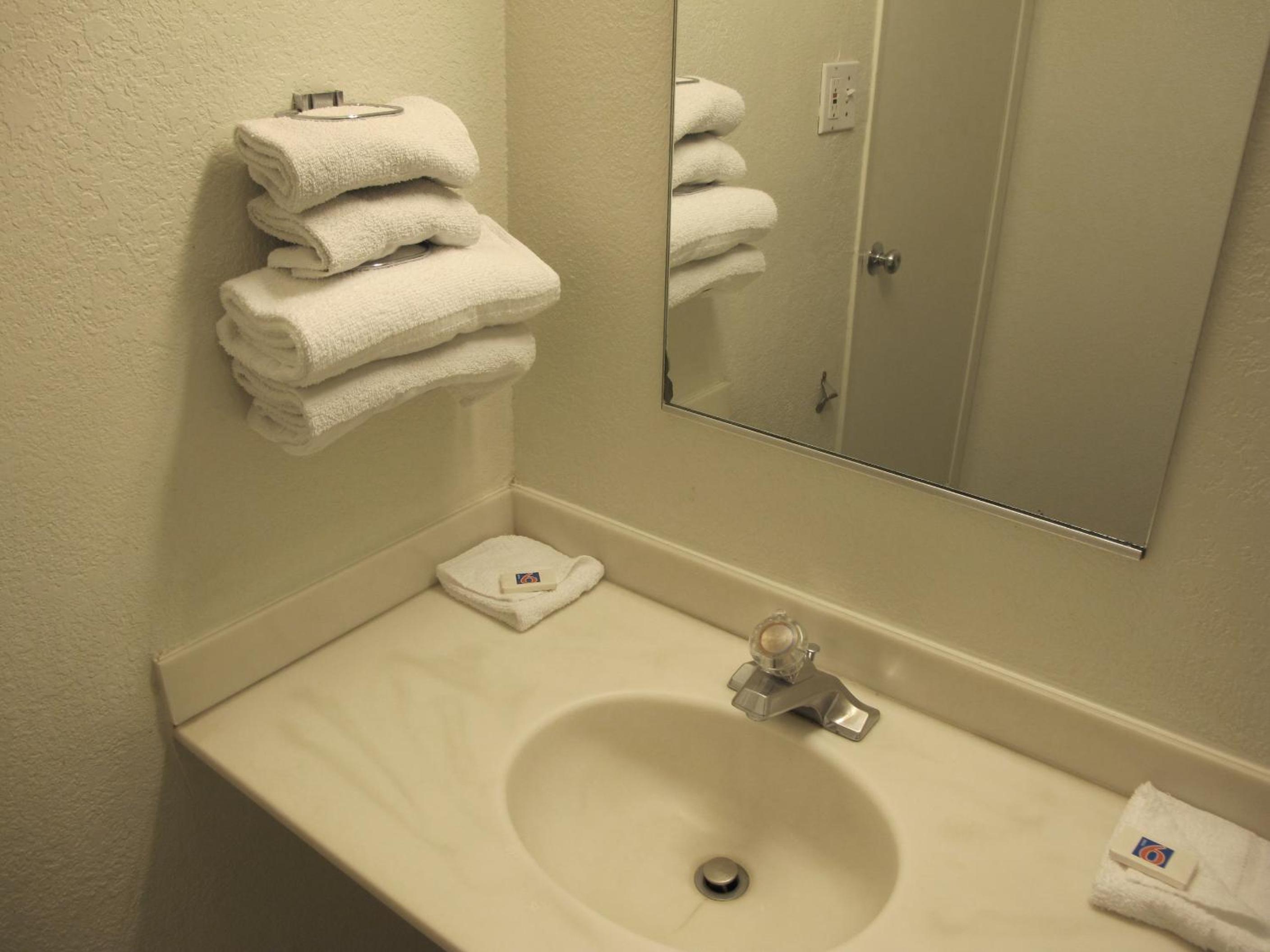 Ontario Vacations - Motel 6 Ontario, OR - Property Image 7
