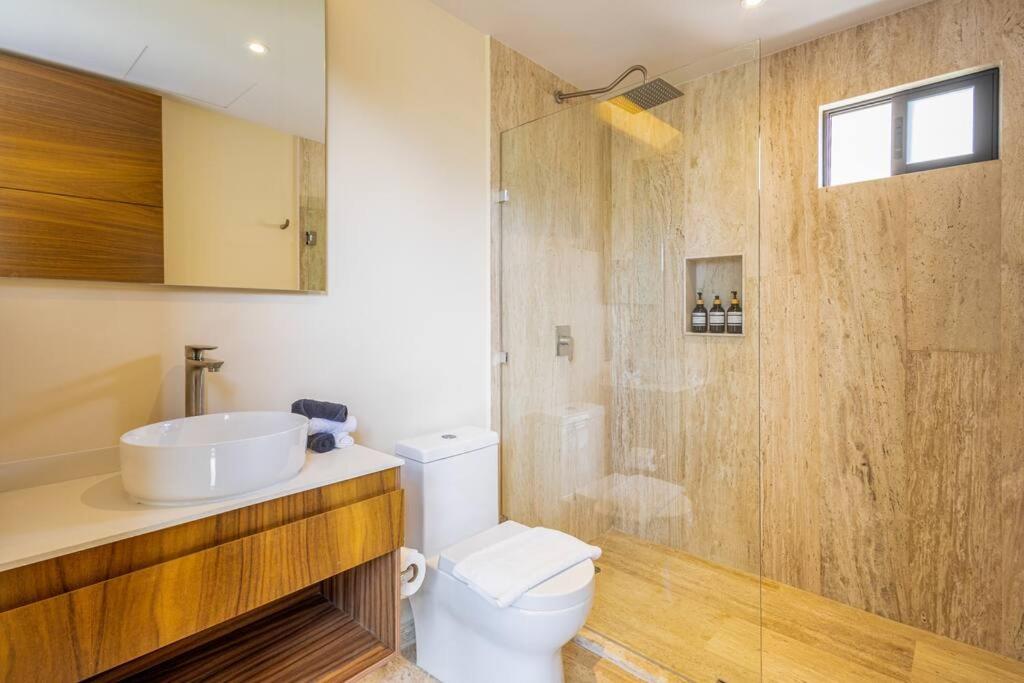 3BR Villa with Private Pool, Near Beach view 3