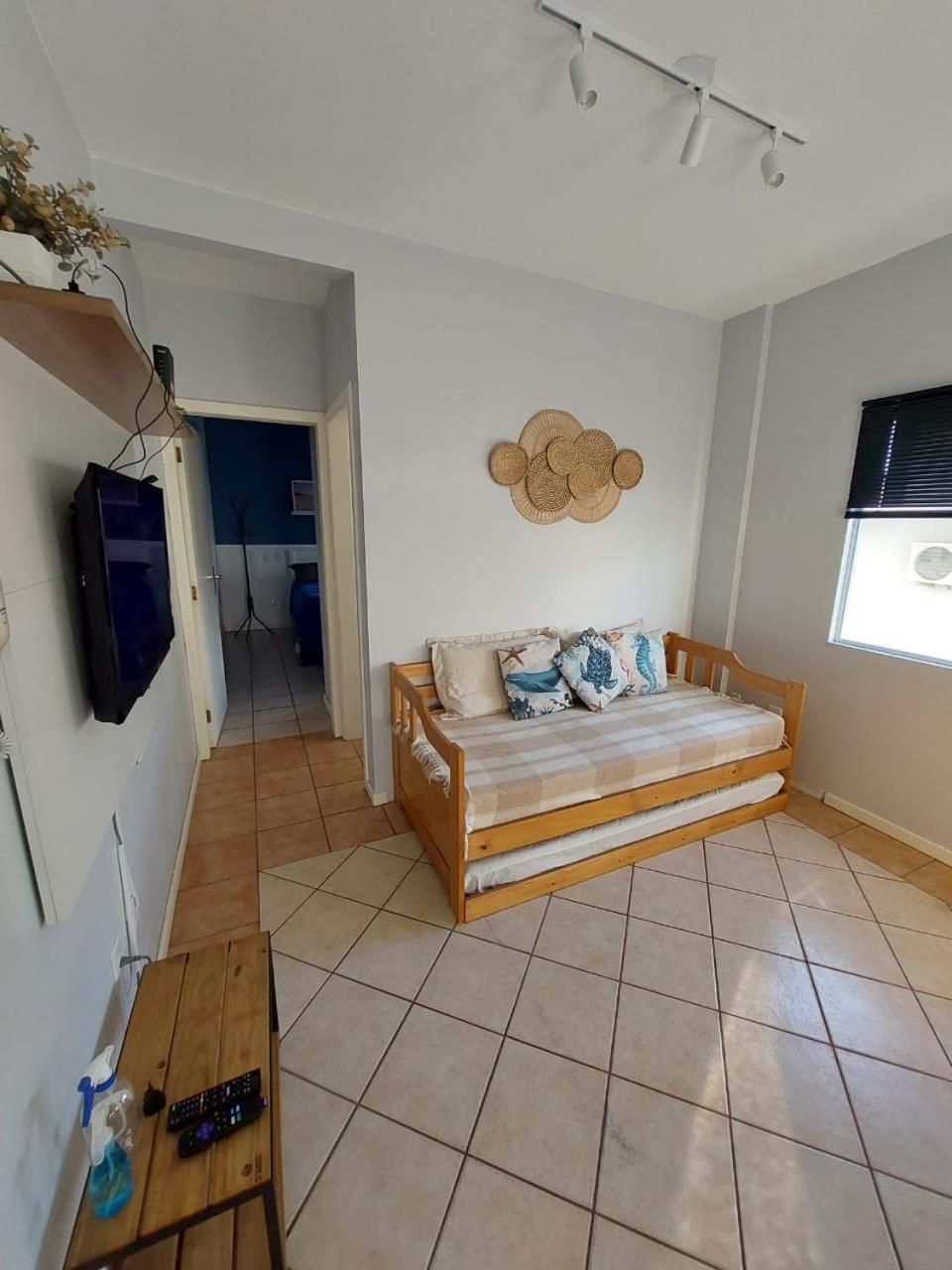Excelente Apartamento a 1 quadra e meia do mar