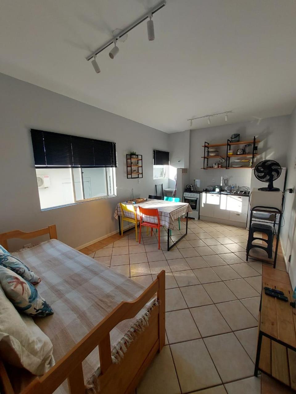 Excelente Apartamento a 1 quadra e meia do mar