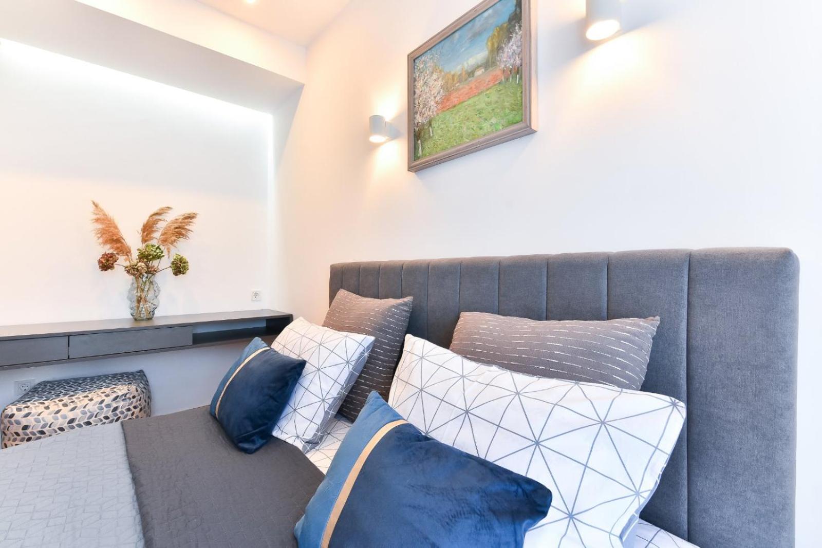 Lyana's One Bedroom apartment