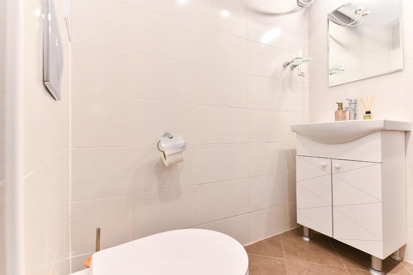 Lyana's One Bedroom apartment