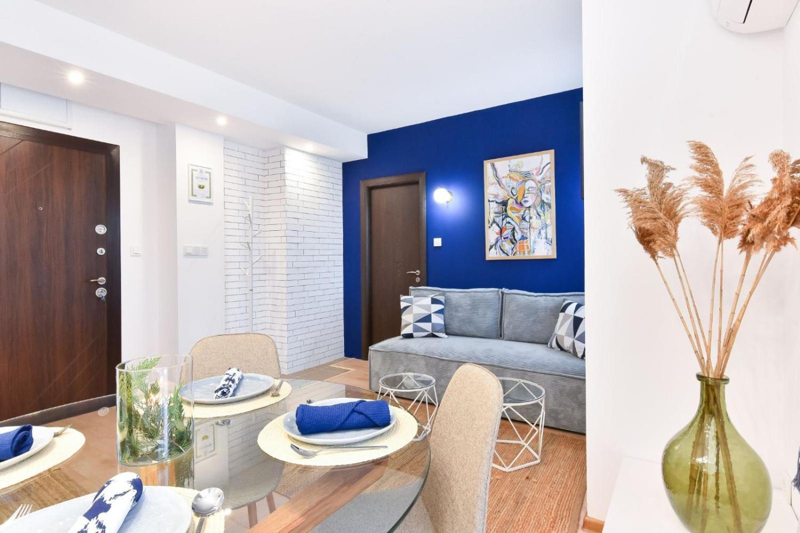 Lyana's One Bedroom apartment