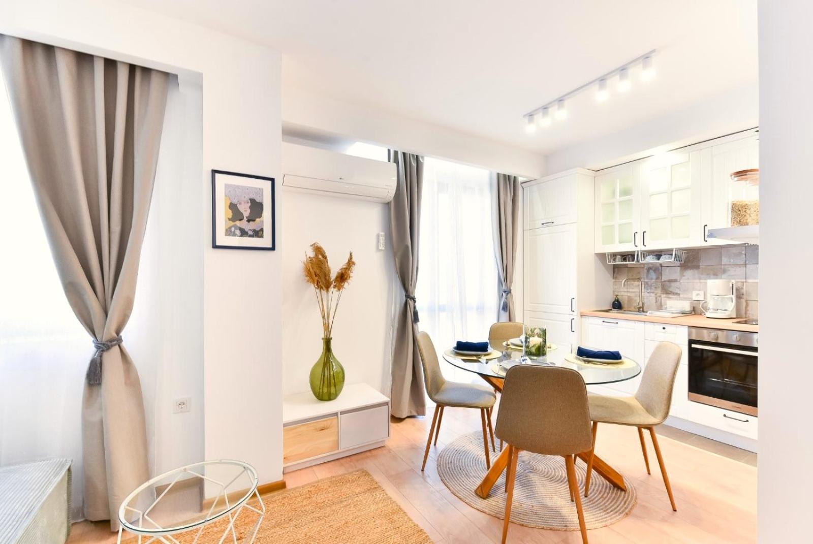 Lyana's One Bedroom apartment