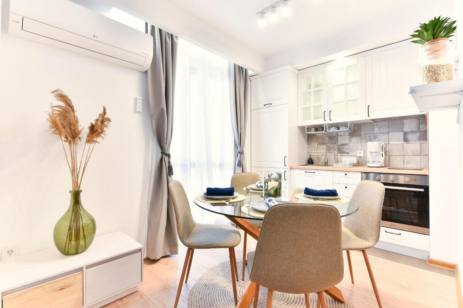 Lyana's One Bedroom apartment