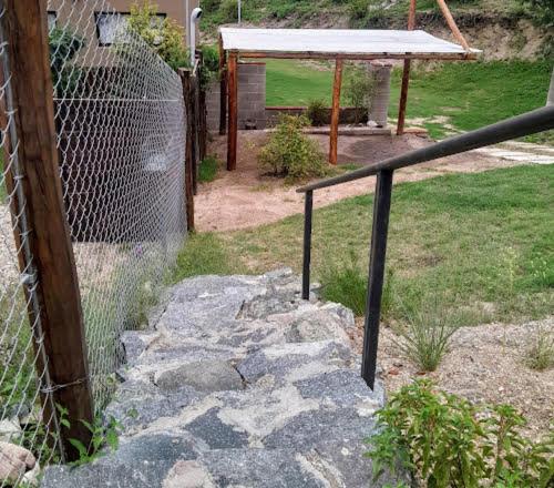 Piedramadre hermosa cabaña a metros del río hasta 4 huéspedes