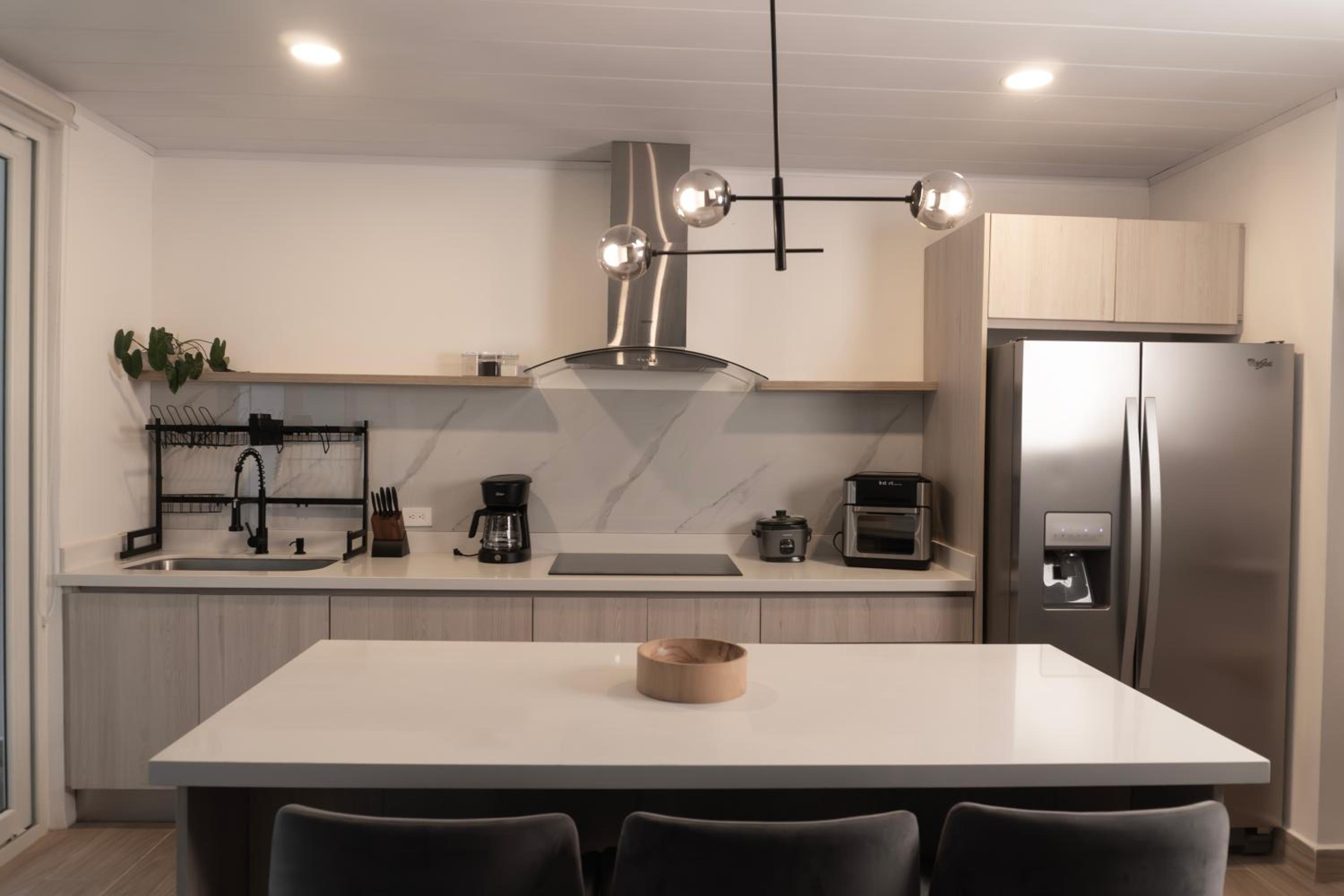 Apto Cristal Nivel #1, Modern Monteverde home in harmony with nature!