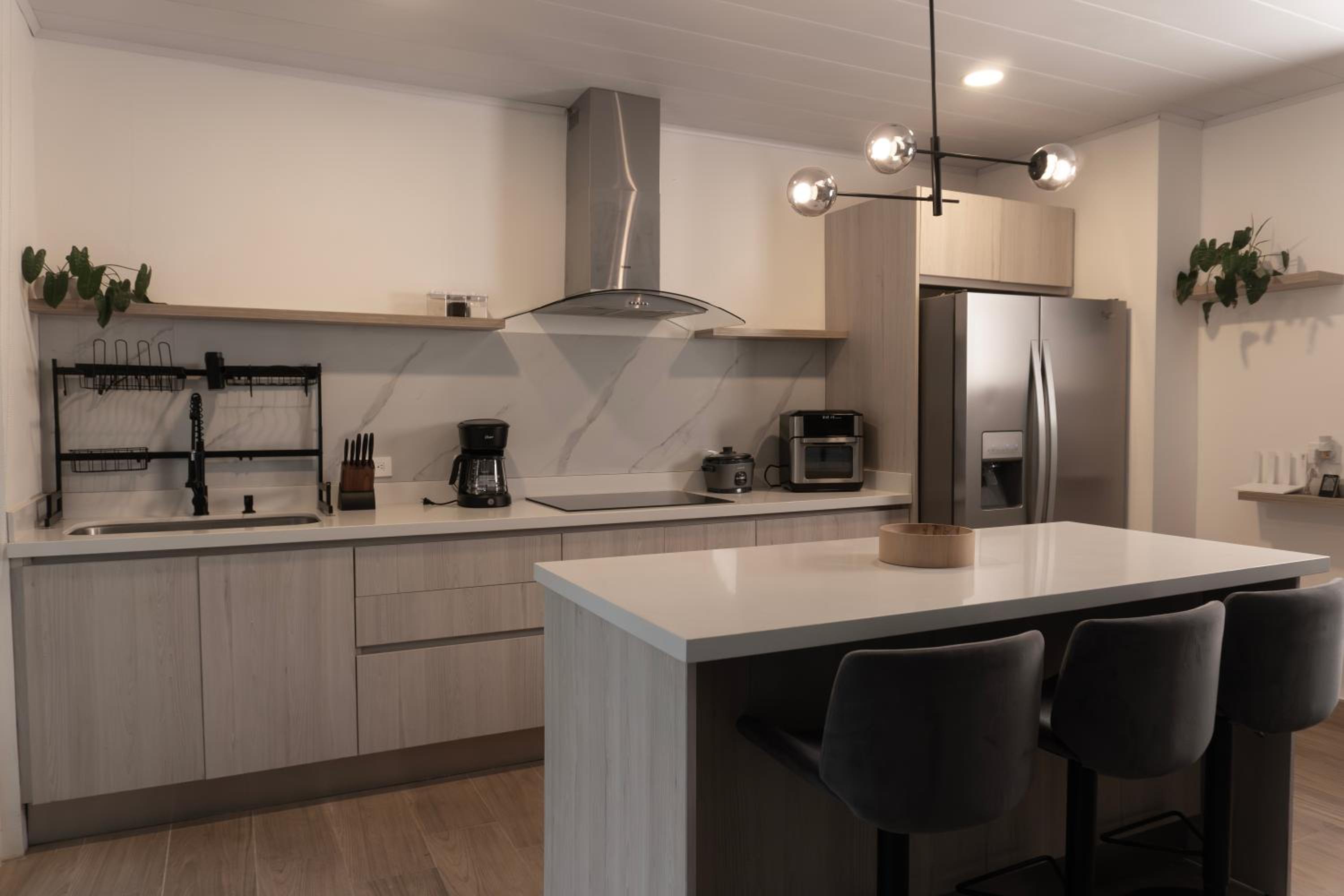 Apto Cristal Nivel #1, Modern Monteverde home in harmony with nature!