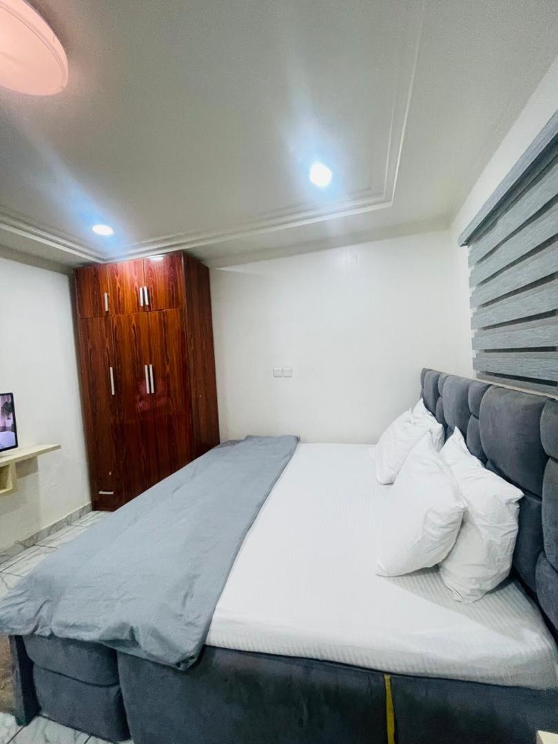 Executive Studio 1 Lifecamp view 2