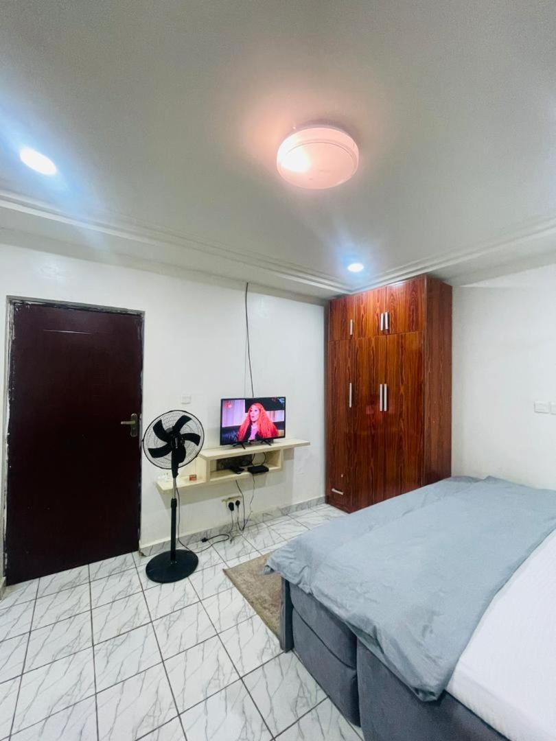 Executive Studio 1 Lifecamp view 3