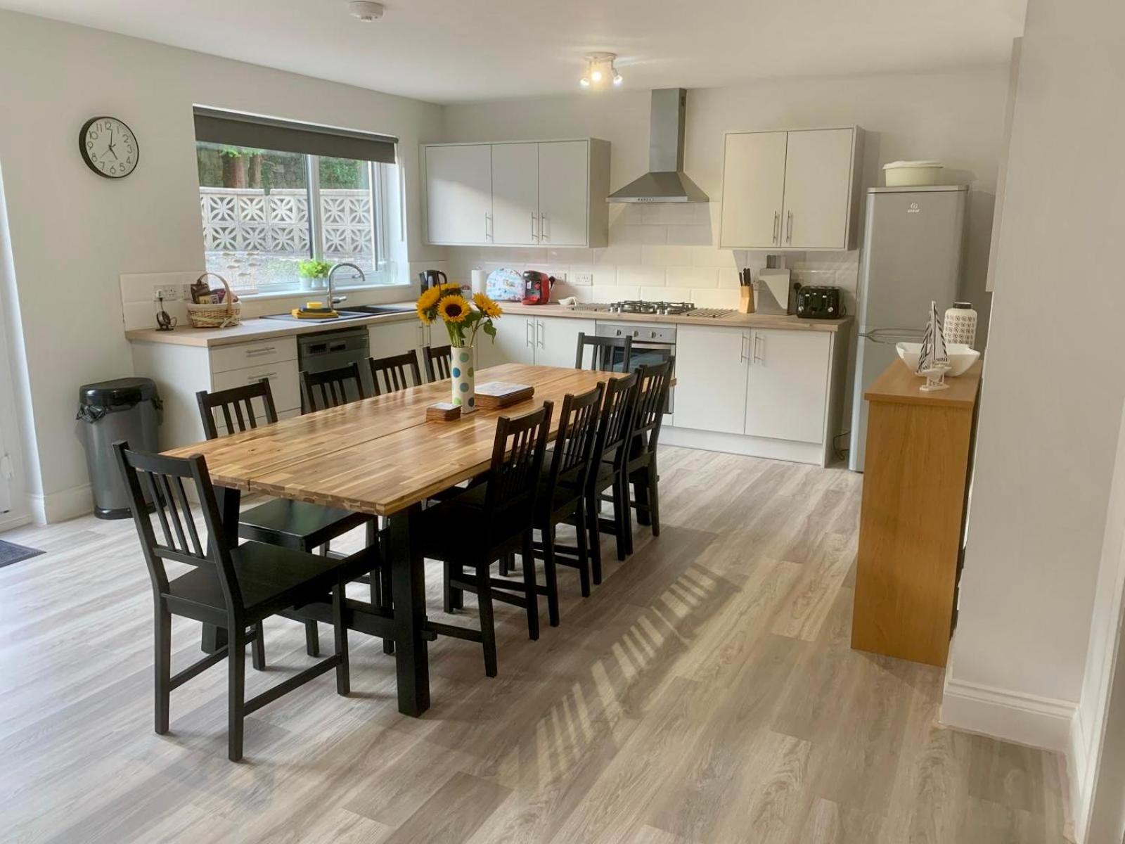 Modern Coastal Retreat, 5-Bedroom, 4-Bathroom Home, with Parking in Portsoy view 4