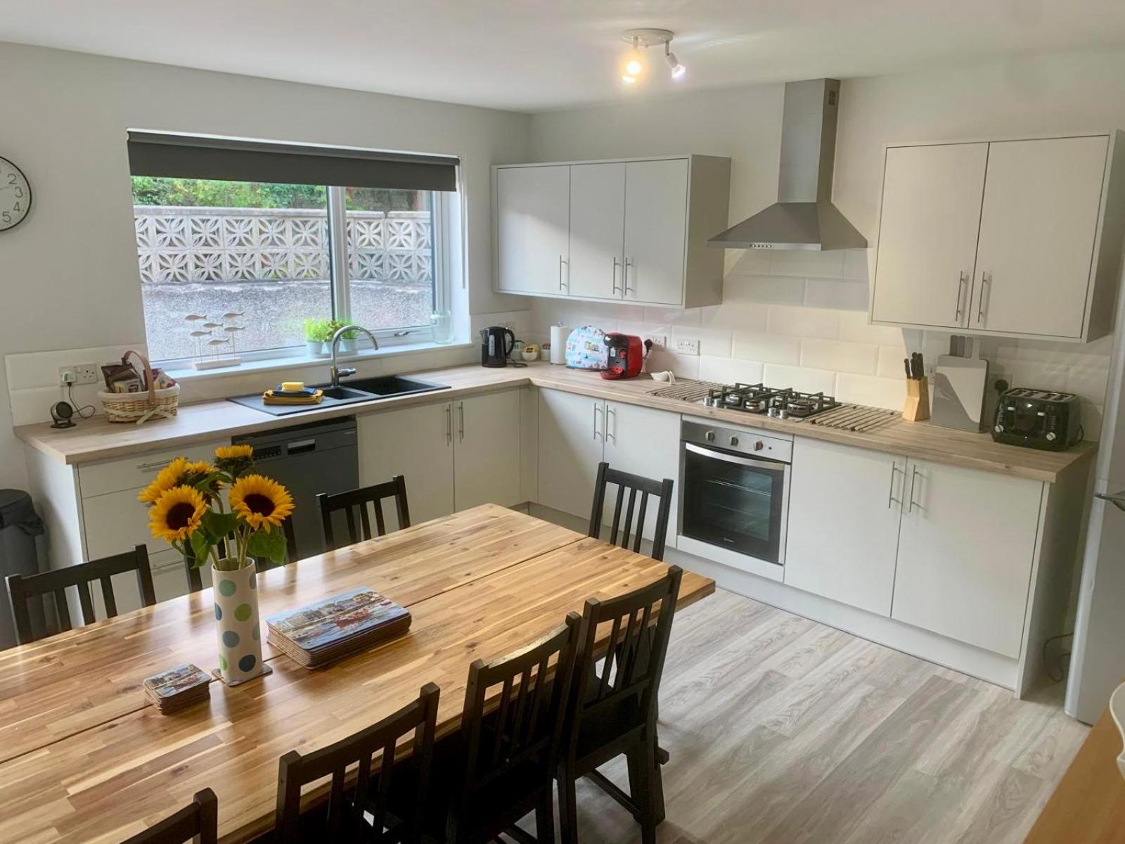 Modern Coastal Retreat, 5-Bedroom, 4-Bathroom Home, with Parking in Portsoy view 2