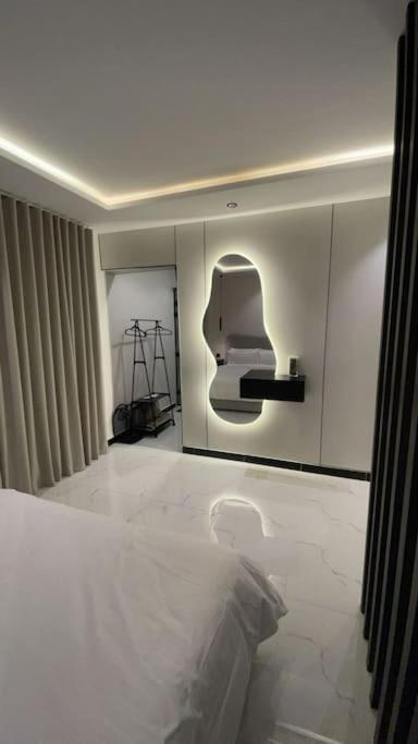 Modern studio Self entry