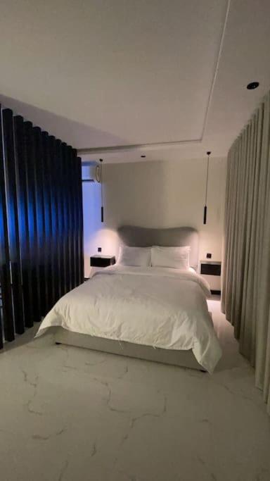 Modern studio Self entry