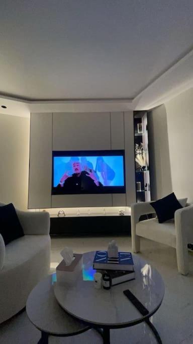 Modern studio Self entry