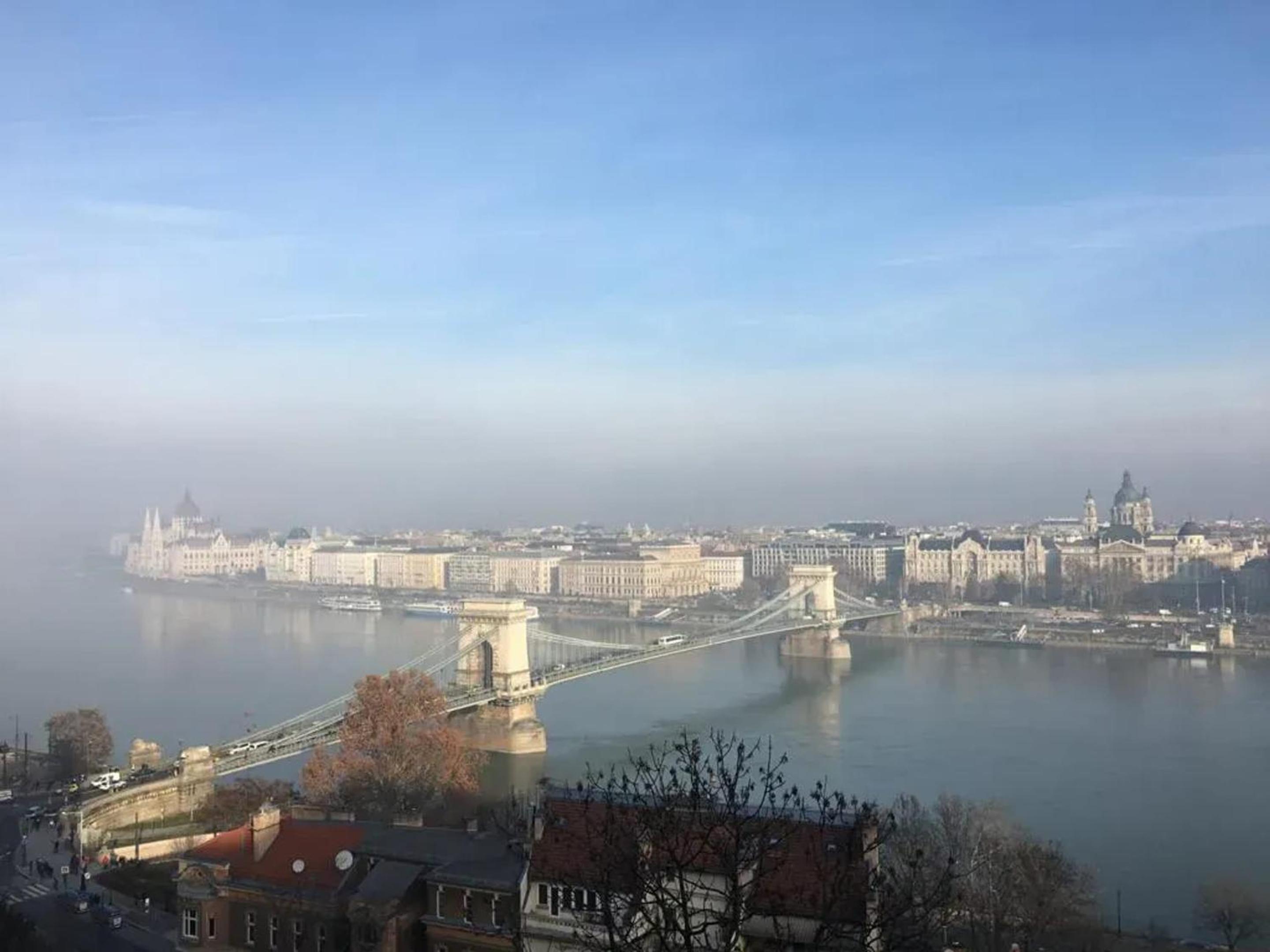 Spacious apartment in Budapest city centre with fireplace
