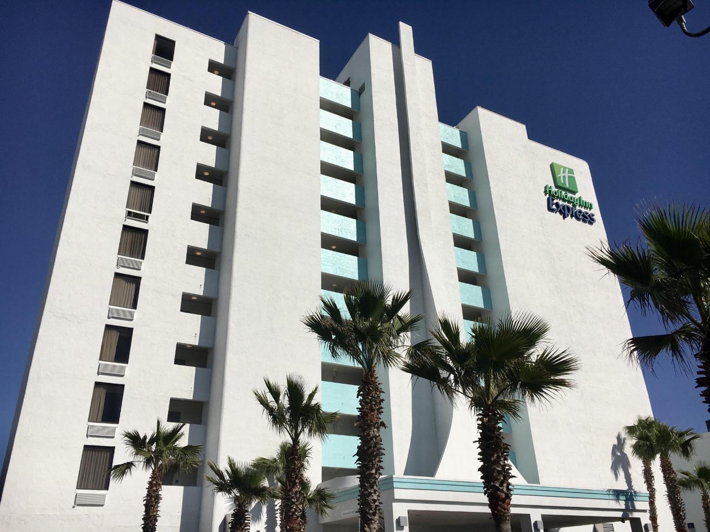Holiday Inn Express & Suites Oceanfront Daytona Beach Shores by IHG