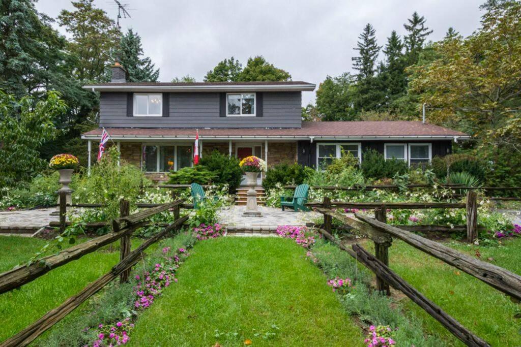 Gate House Comfort plus own lake access, dock, 4 mins to beach