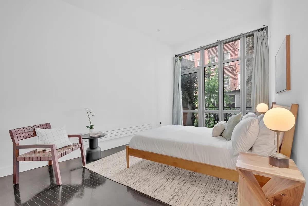 Waverly Lane by Rove Travel 3 BR Chelsea Apt