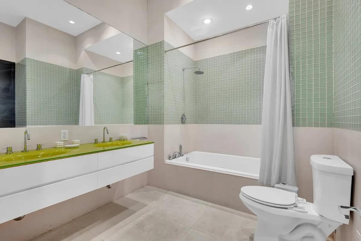 Waverly Lane by Rove Travel 3 BR Chelsea Apt