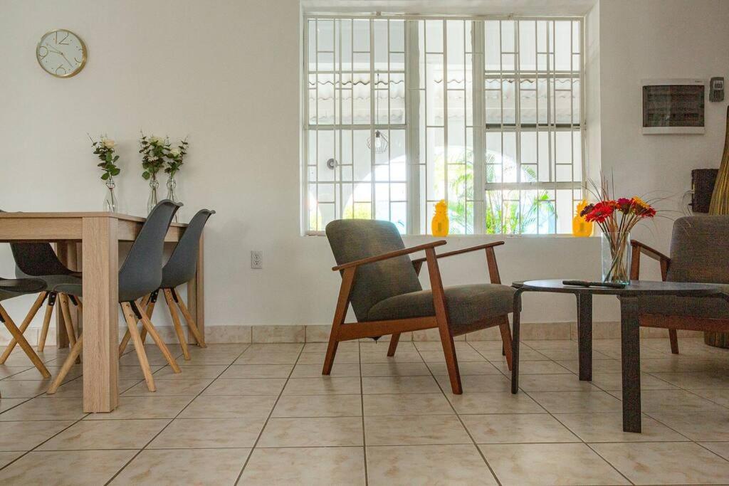 INDIGO HOUSE - Centrally located with private Pool