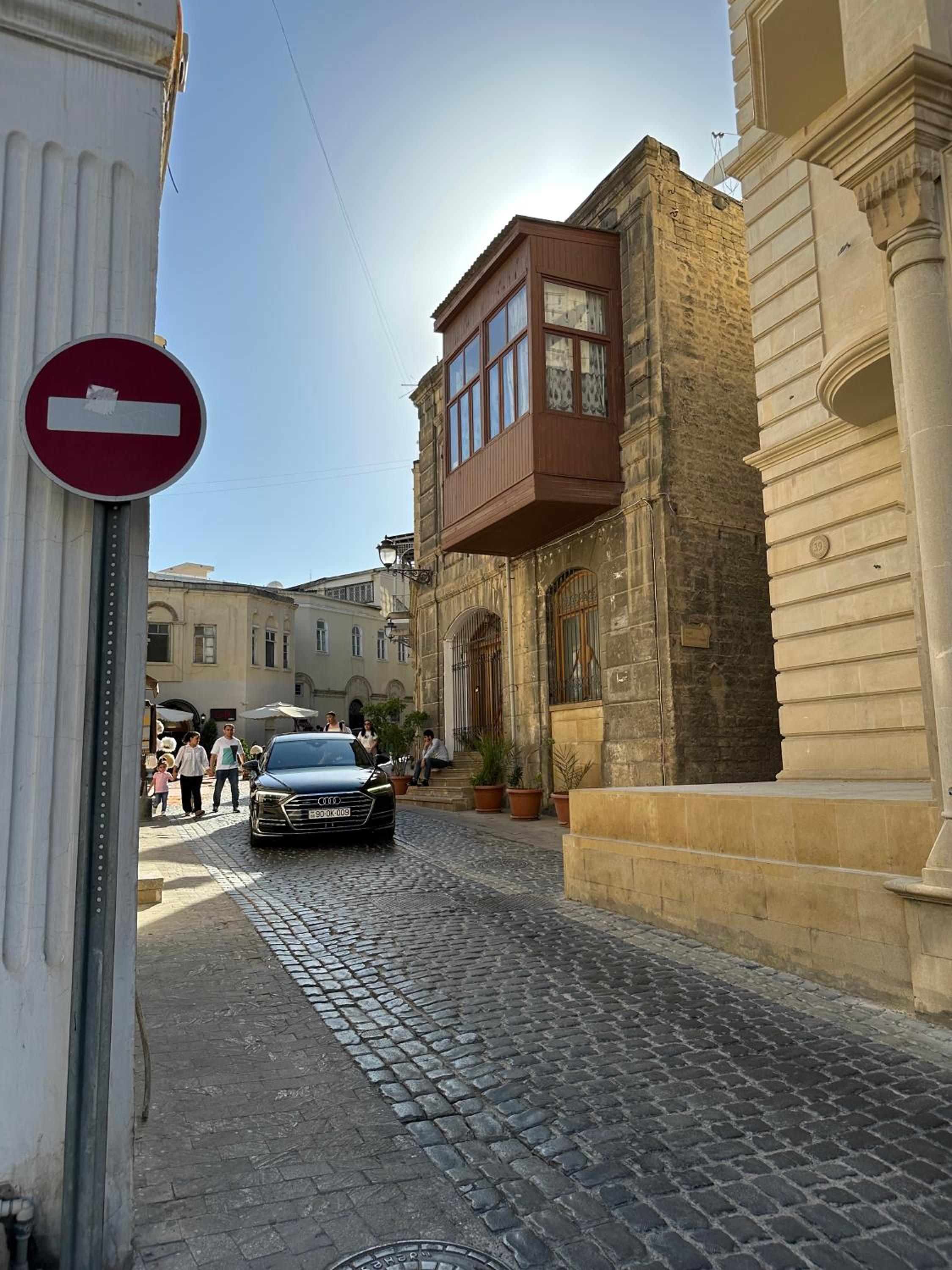 Maiden tower apartment ( Icheri Sheher )