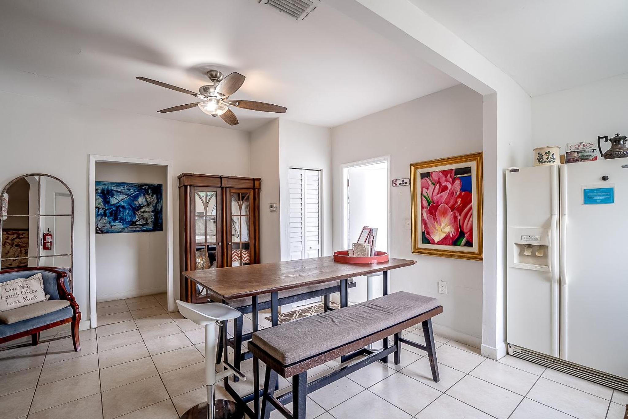 Private Rooms at Miami, Buena Vista with Parking