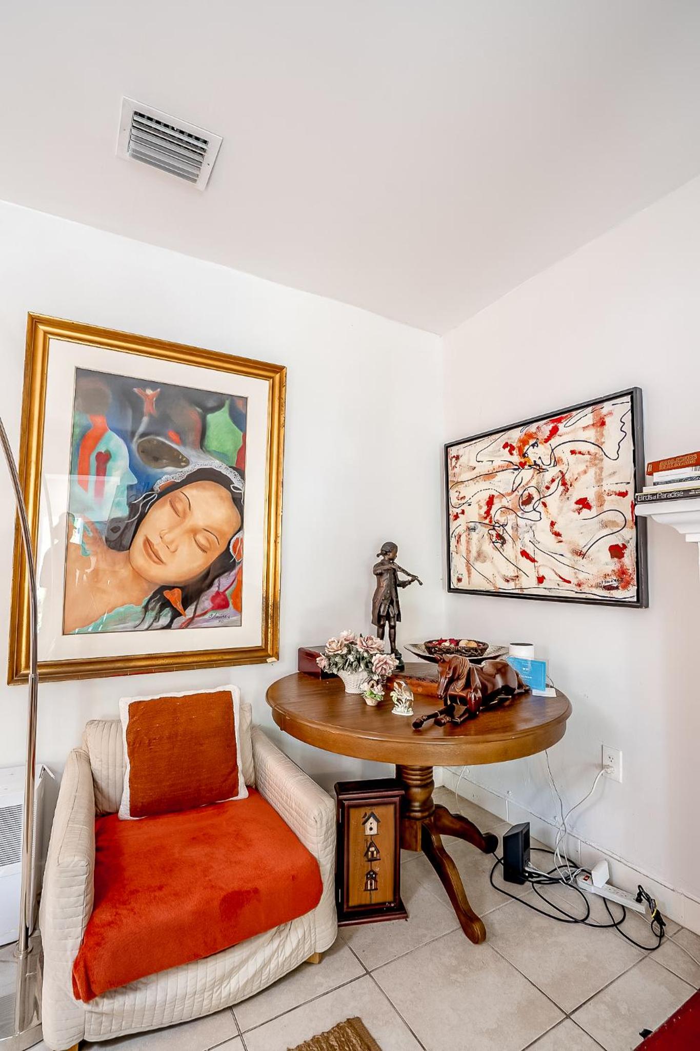 Private Rooms at Miami, Buena Vista with Parking