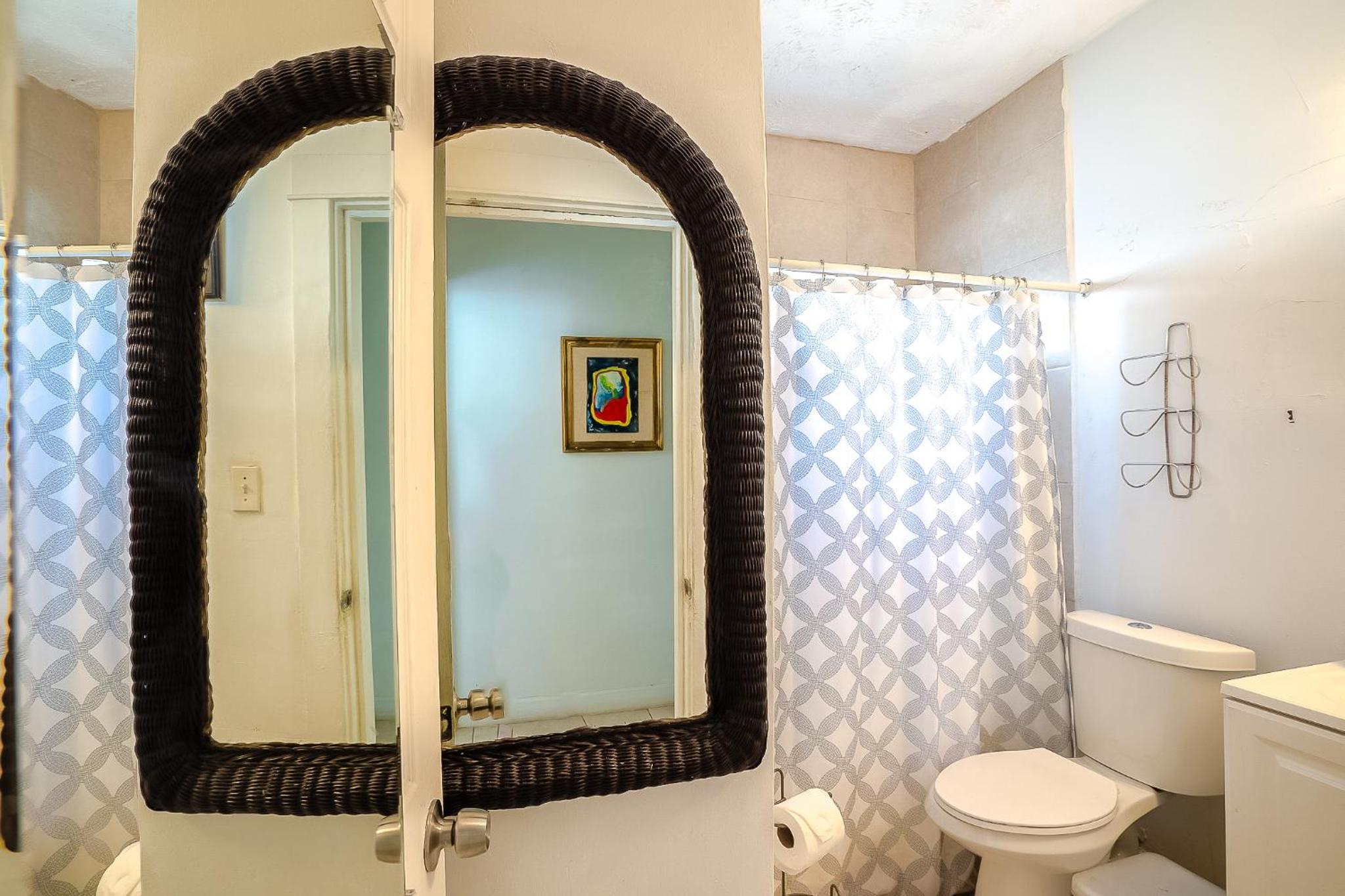 Private Rooms at Miami, Buena Vista with Parking