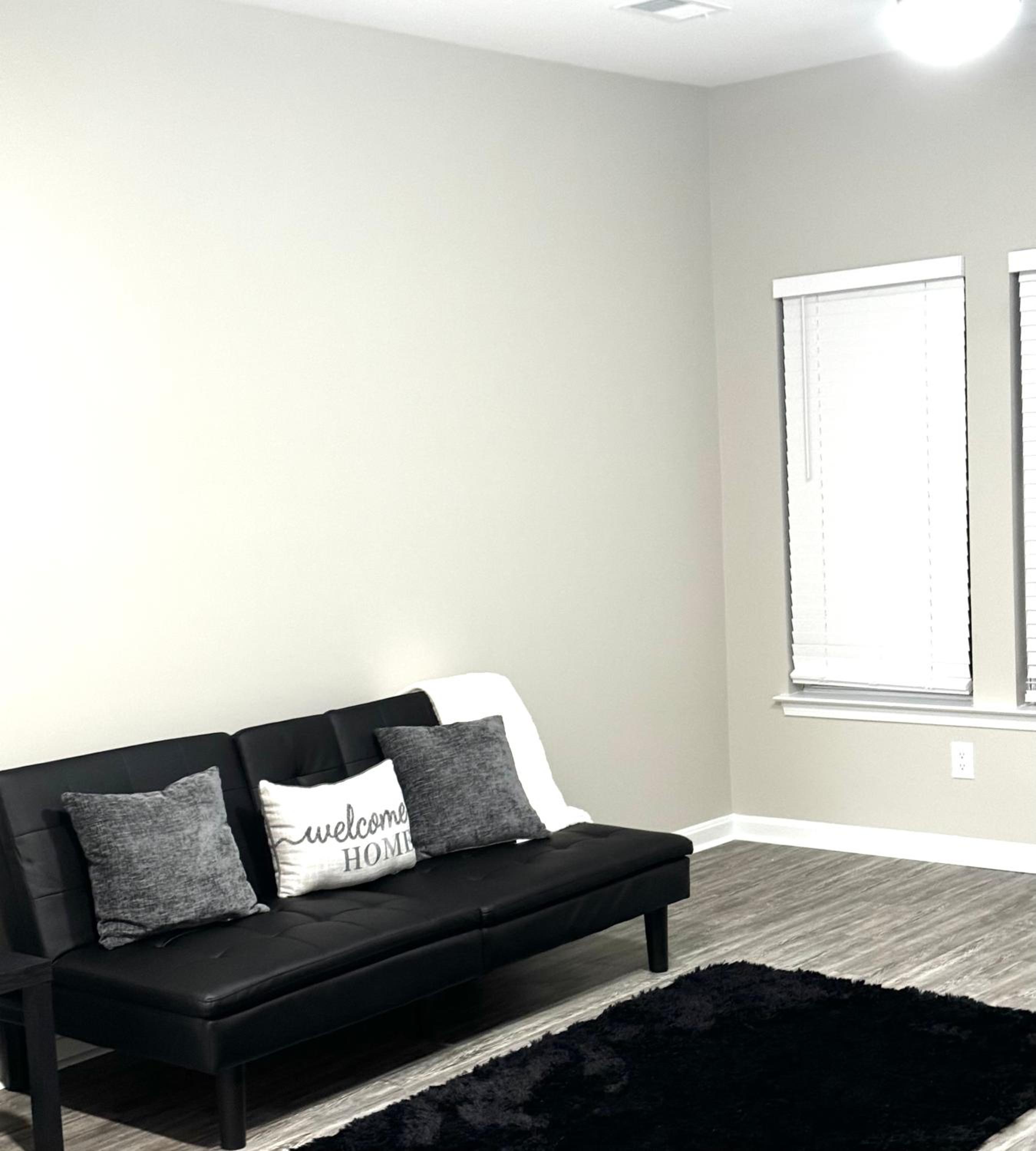 Miscellaneous Market Vacations - Home Away - Property Image 2