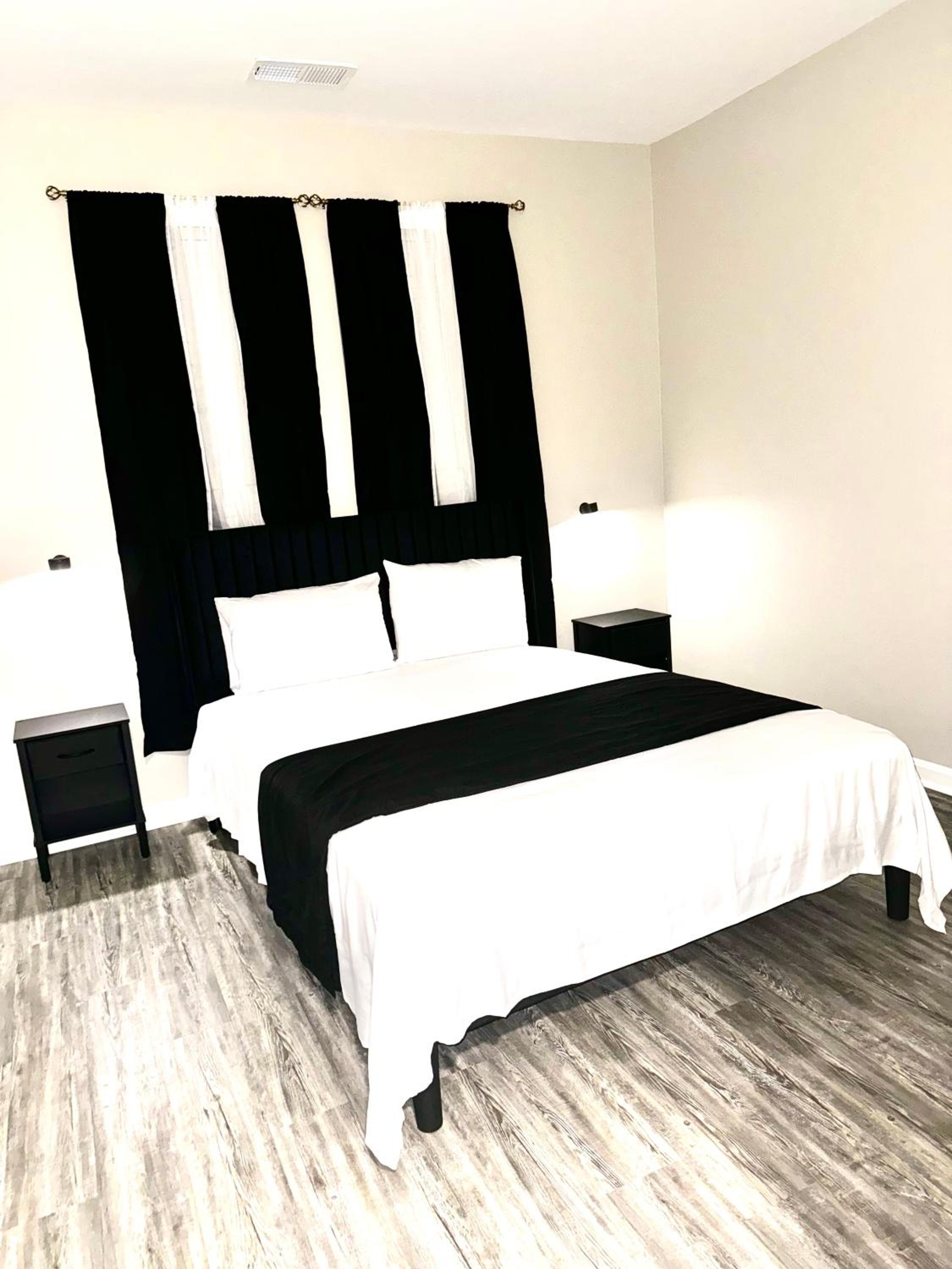 Home Away - Property Image 1