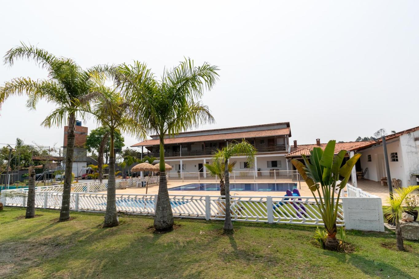 Casa de campo com piscina em Guararema SP