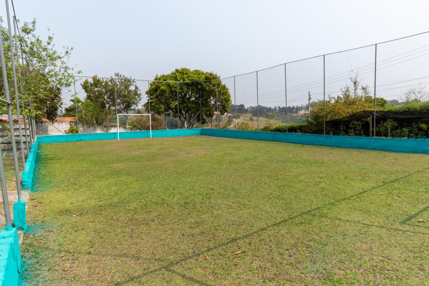 Casa de campo com piscina em Guararema SP