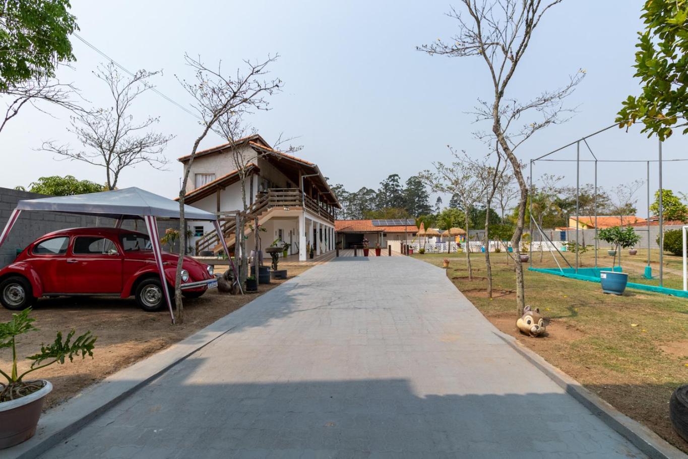 Casa de campo com piscina em Guararema SP