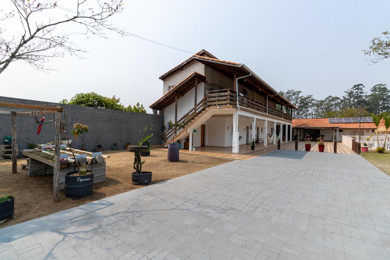 Casa de campo com piscina em Guararema SP