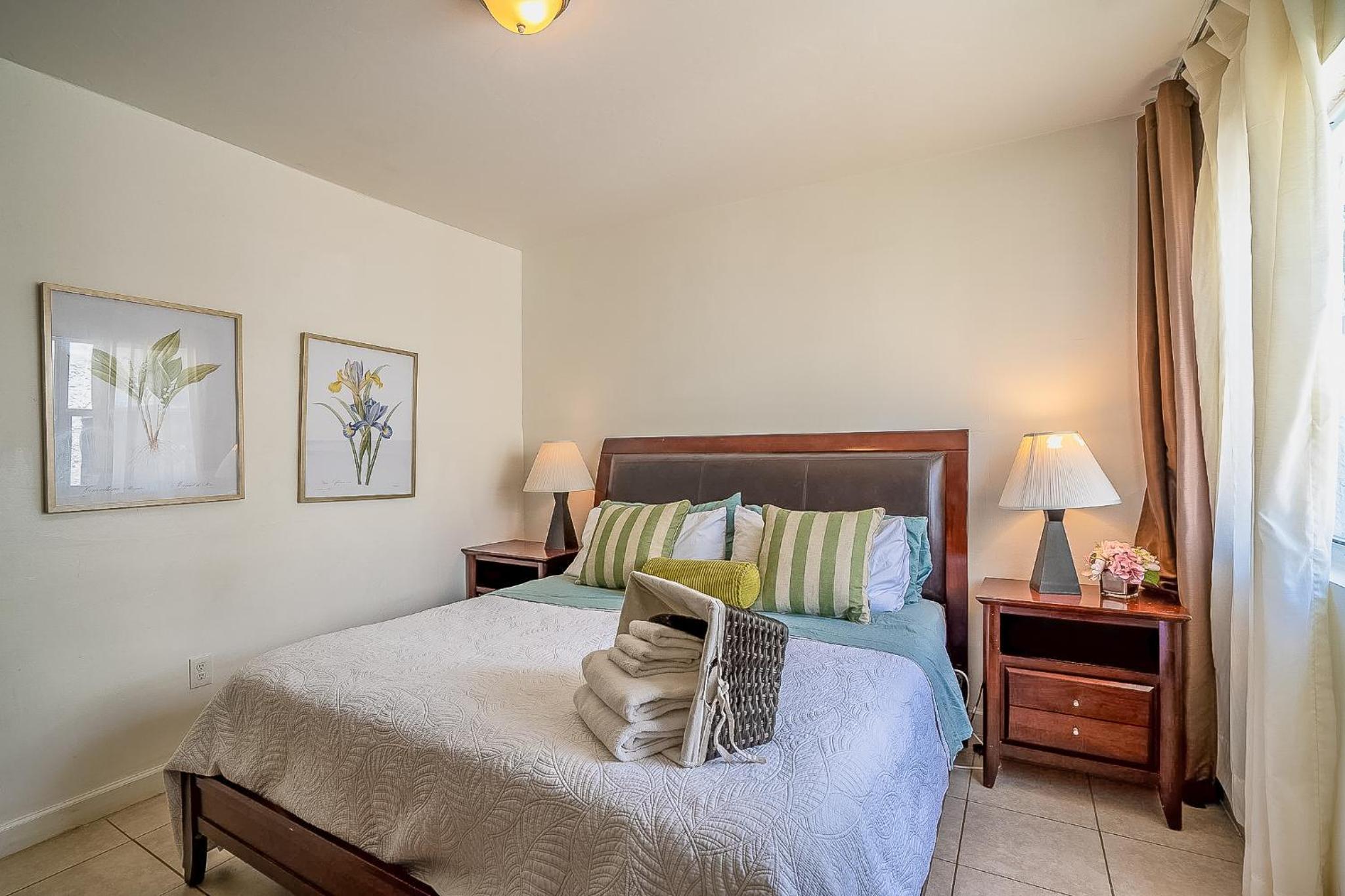 Private Rooms at Miami, Buena Vista with Parking