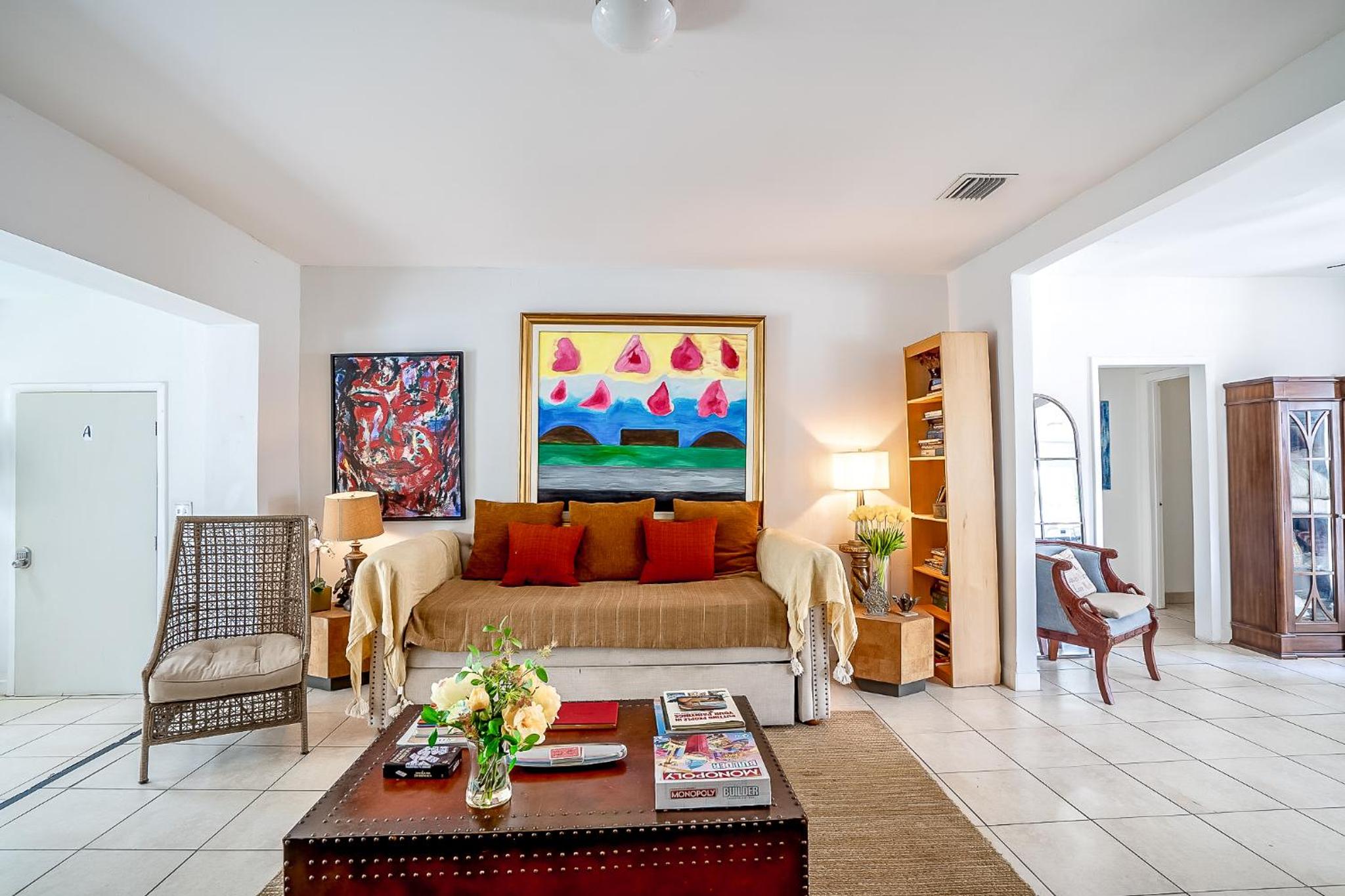 Private Rooms at Miami, Buena Vista with Parking