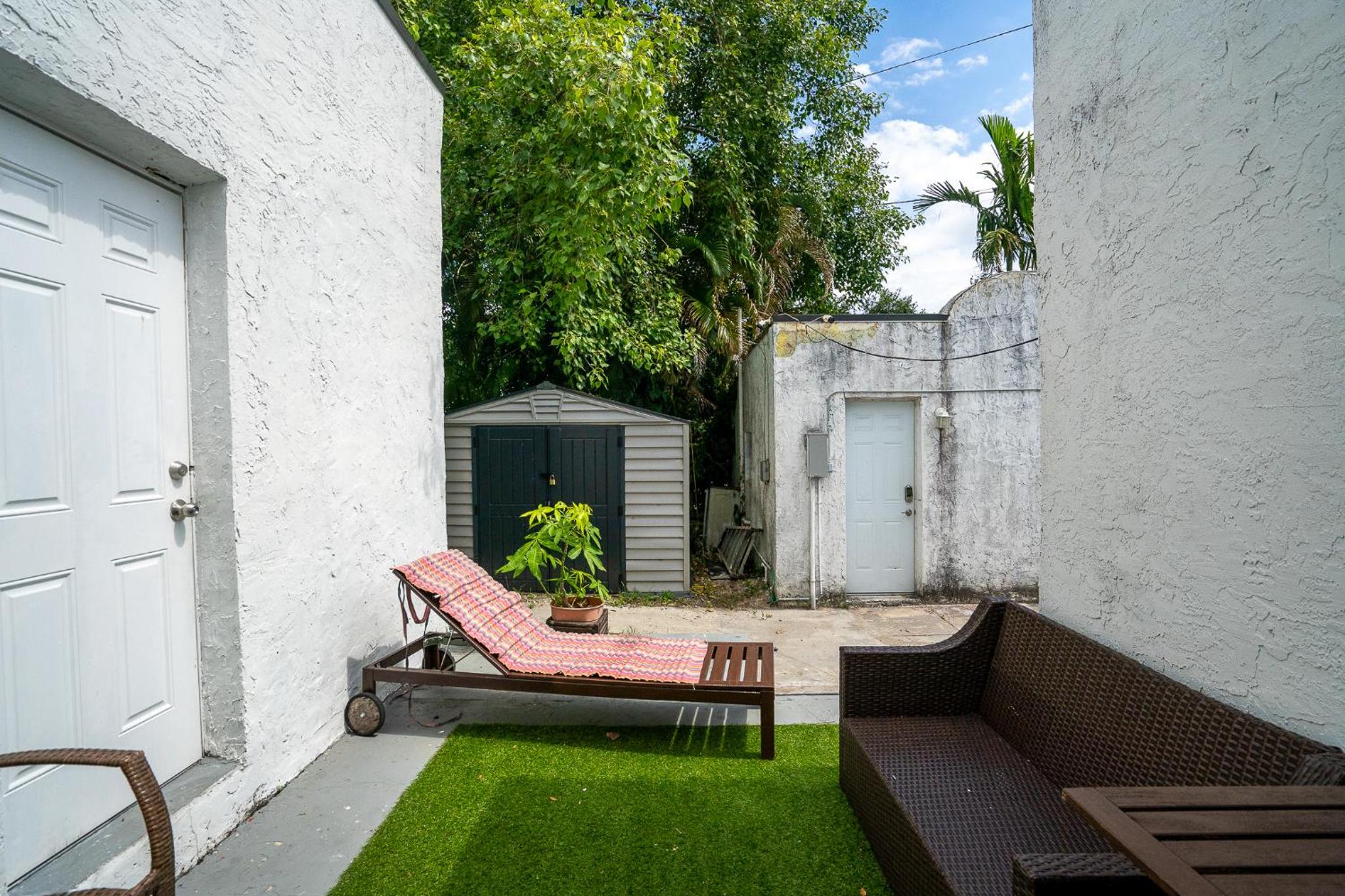 Private Rooms at Miami, Buena Vista with Parking