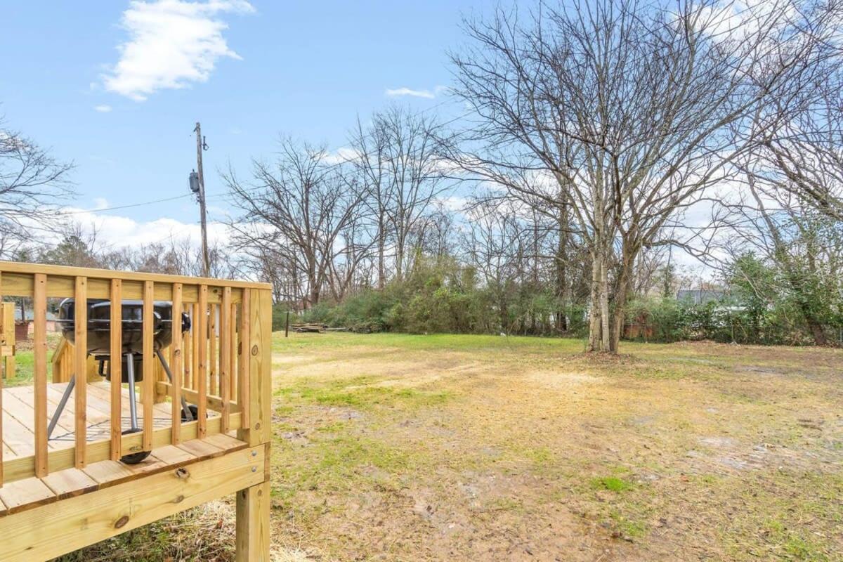 Dandy in Downtown Clarksville- - 3 miles from Downtown! view 2