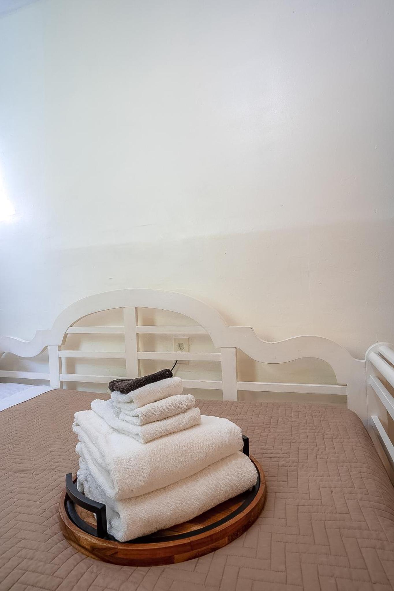 Private Rooms at Miami, Buena Vista with Parking