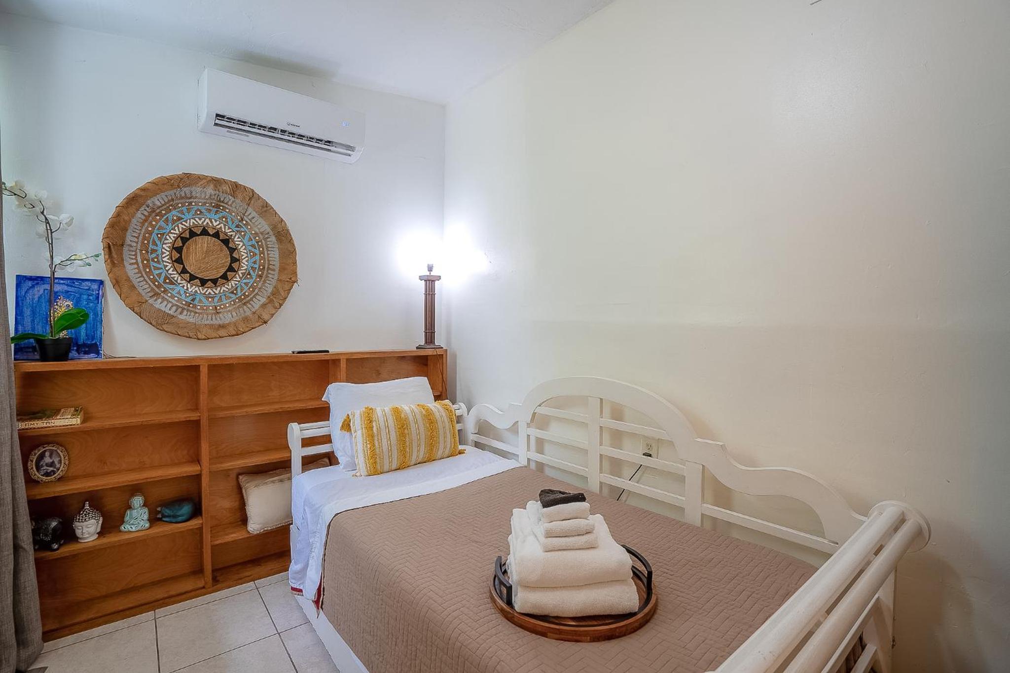 Private Rooms at Miami, Buena Vista with Parking